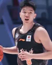 开云体育-隰泰诚&amp;amp;石奎两位大学生球员入选男篮短训营名单，均来自清华