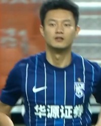 里程碑，武汉三镇中场钟晋宝俱乐部赛事已出战200场