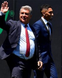 开云体育-拉波尔塔：巴黎切尔西也想签莱万 感谢他降薪来投